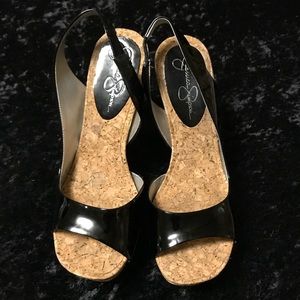 Jessica SImpson Gorgeous black patent Wedges